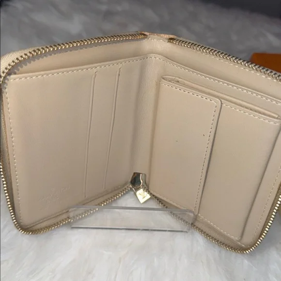 Louis Vuitton EUC Golden Yellow Zip Wallet, box, cloth bag included, - Picture 6 of 7